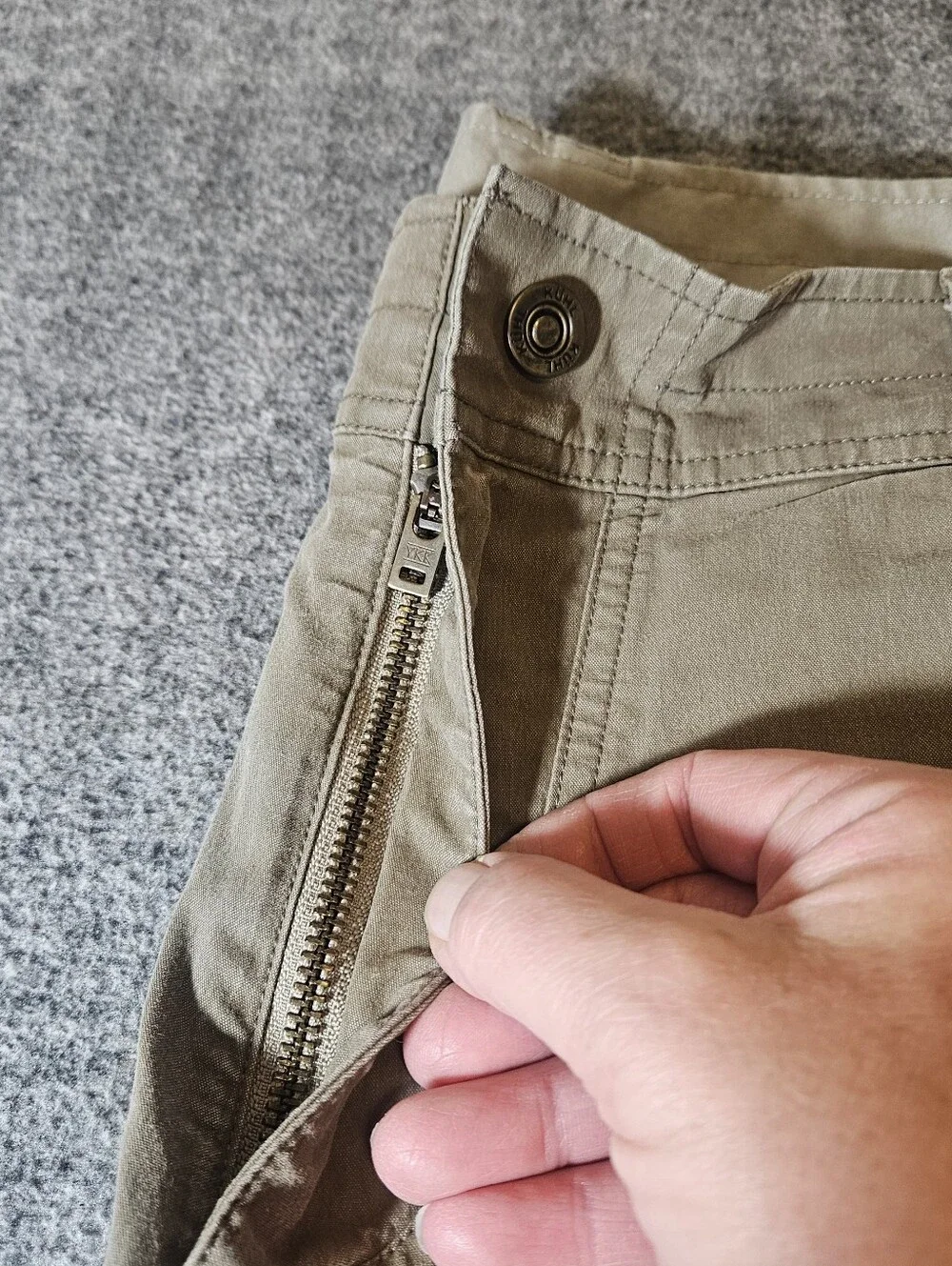 Men's Kuhl Rambler Fishing Shorts in Khaki Size 36